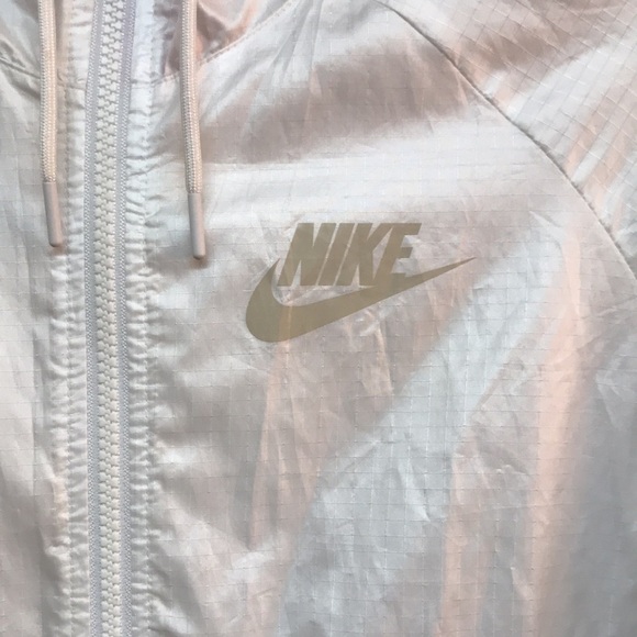 Nike Windbreaker White And Tan - Picture 5 of 7